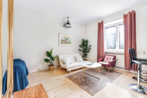 WeHost Modern Kitchen Studio with Bright Colours